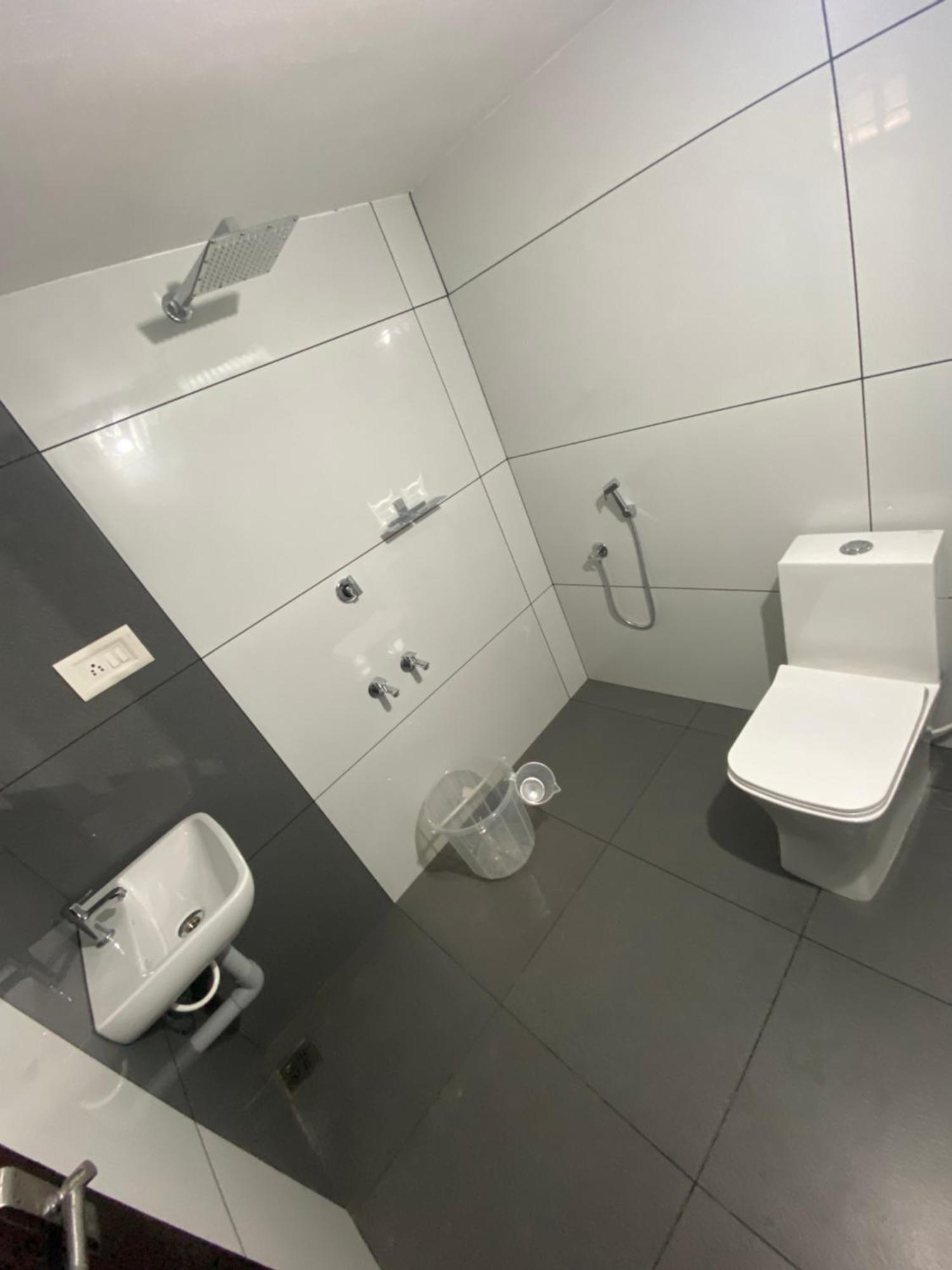 Ebs Guest House Nedumbassery Bagian luar foto